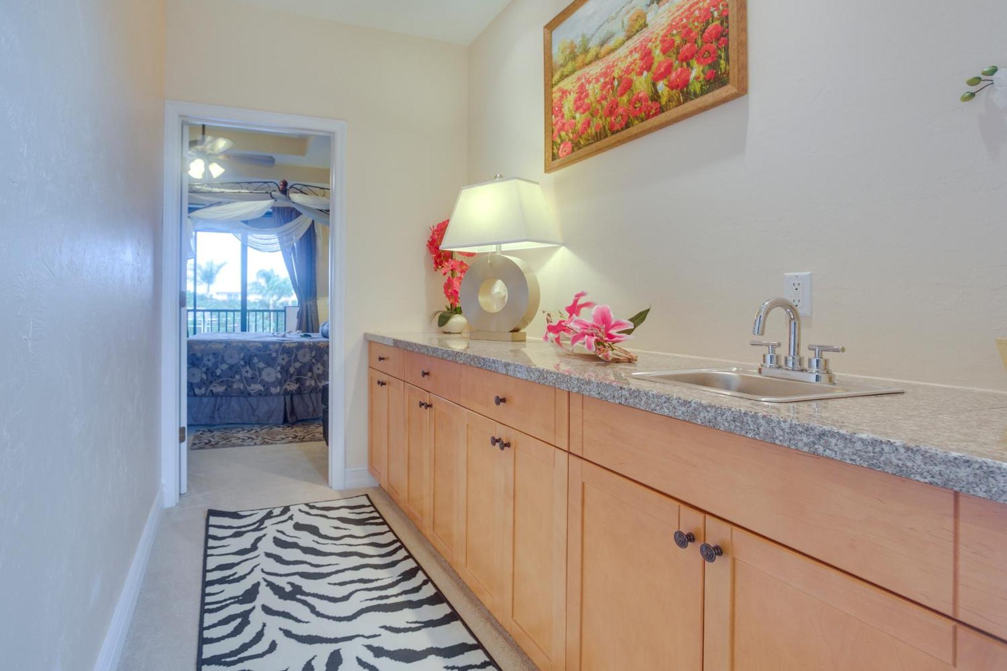 Upscale Marco Island Villa With Outdoor Bar And Pool! Exterior photo