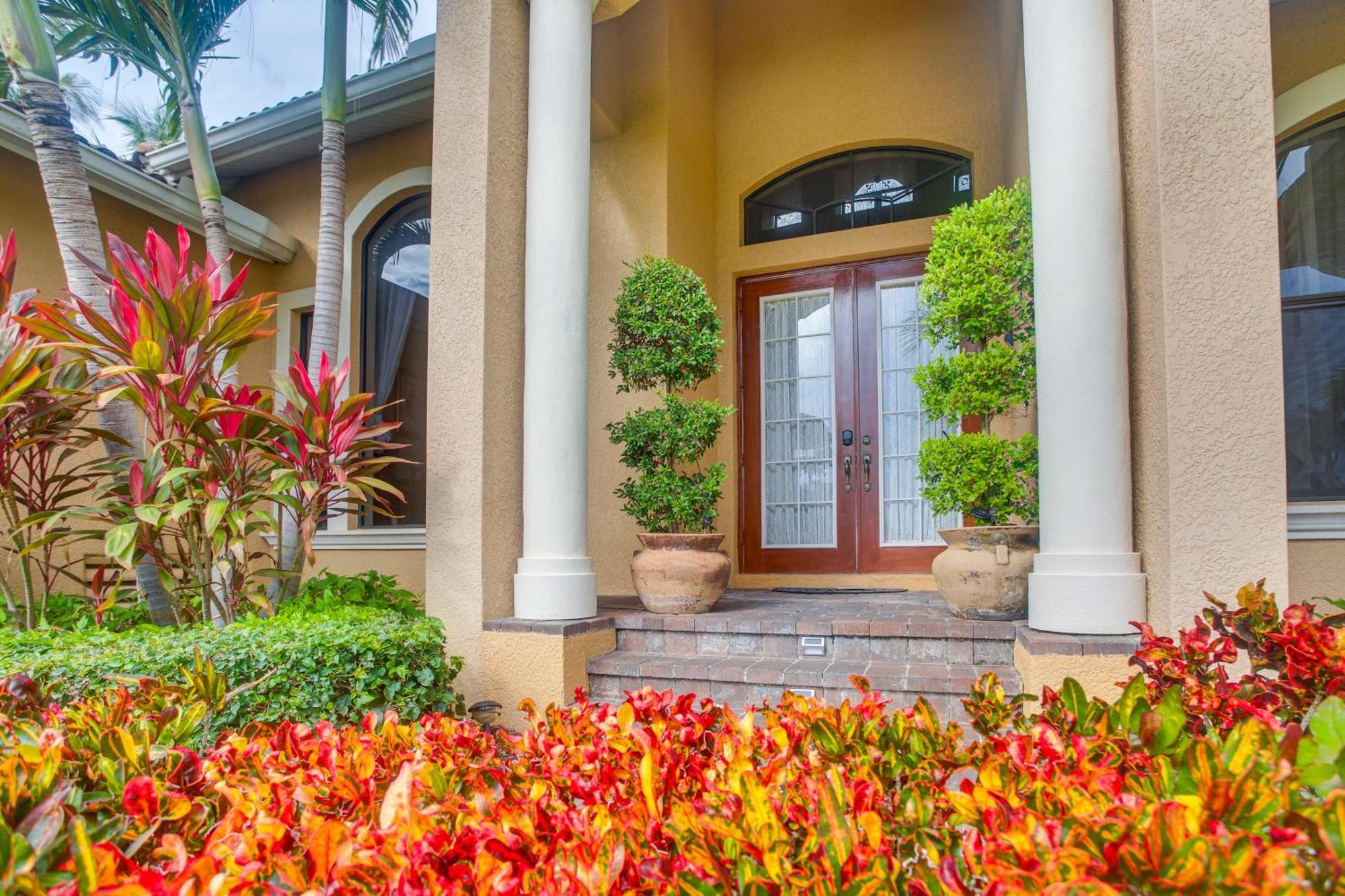 Upscale Marco Island Villa With Outdoor Bar And Pool! Exterior photo
